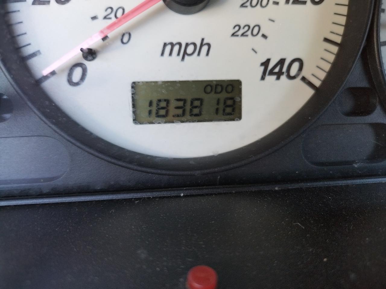 Photo 8 from auction – 2002 MAZDA PROTEGE with VIN JM1BJ226421578473