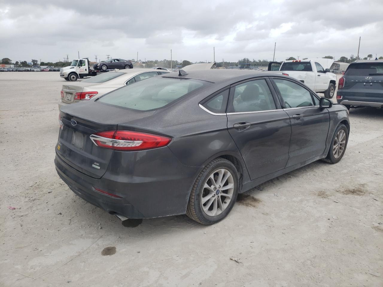 Photo 4 from auction – 2020 FORD FUSION SE with VIN 3FA6P0HD5LR122683