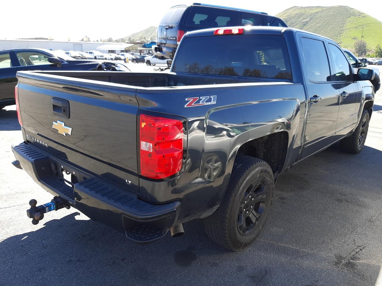 Photo 4 from auction – 2017 CHEVROLET SILVERADO with VIN 3GCUKREC1HG343877