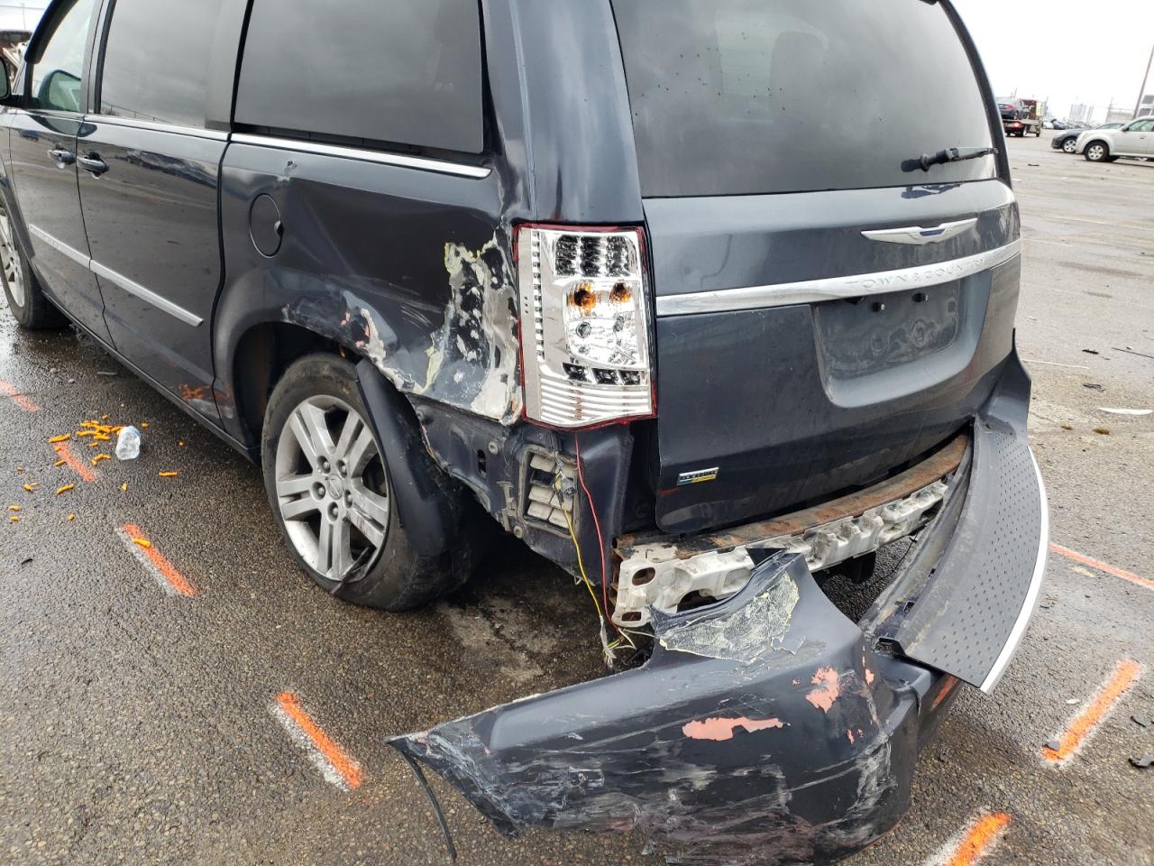Photo 9 from auction – 2014 CHRYSLER TOWN & COU with VIN 2C4RC1BG6ER292281