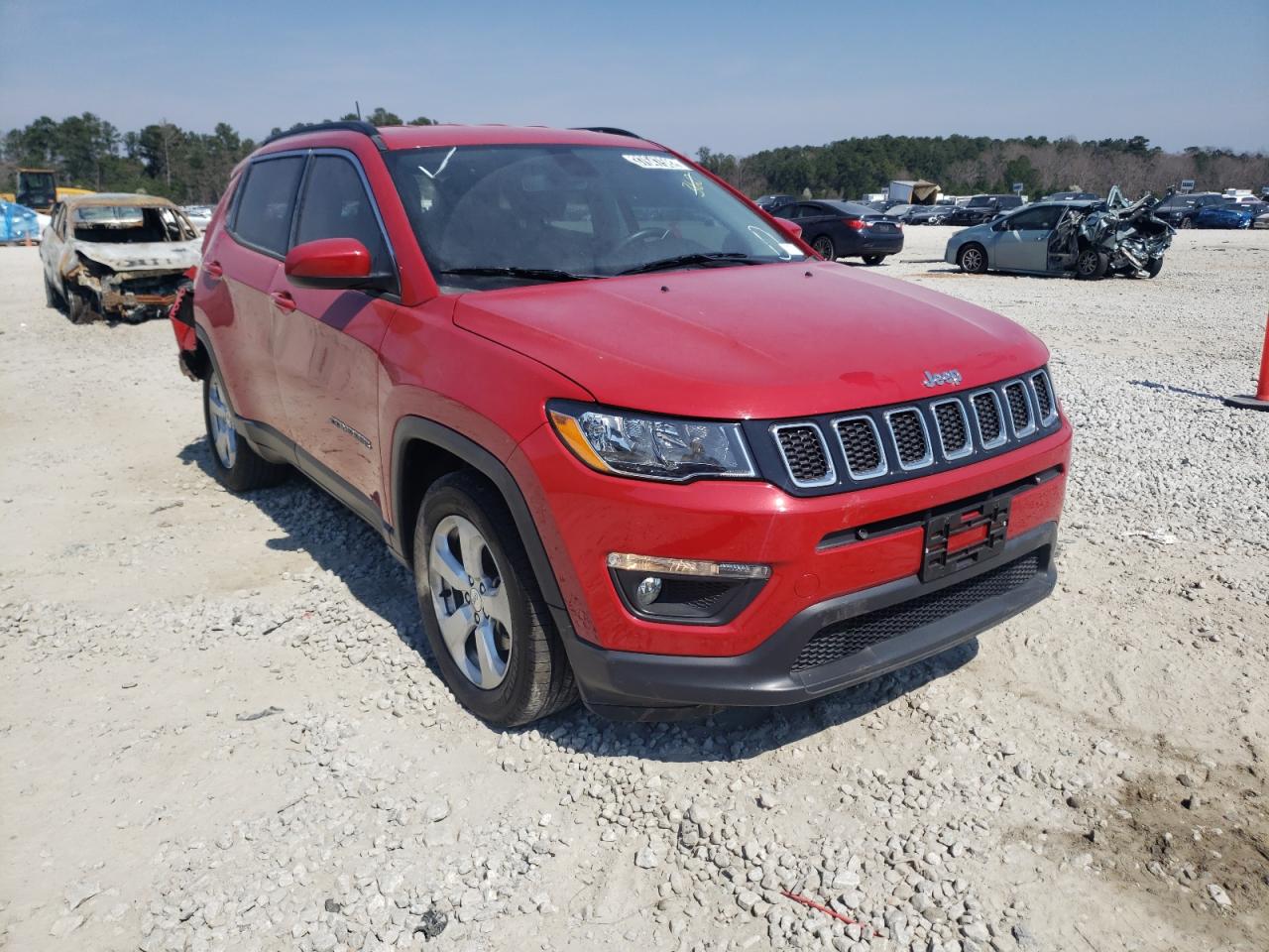 JEEP COMPASS LA 2019 with VIN 3C4NJCBB8KT637064 - Photo from auction