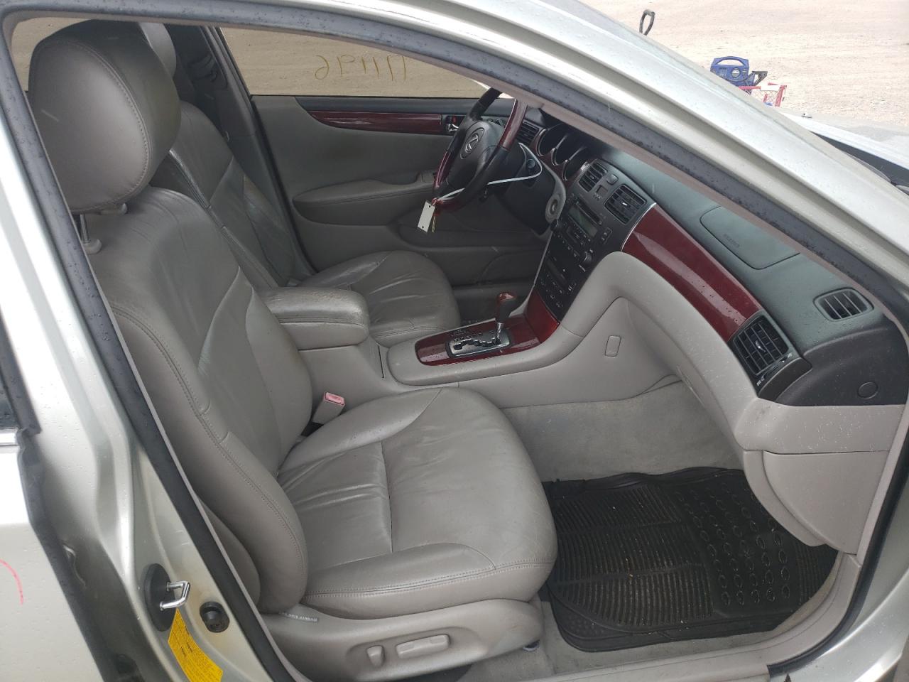 Photo 5 from auction – 2003 LEXUS ES 300 with VIN JTHBF30G135041720