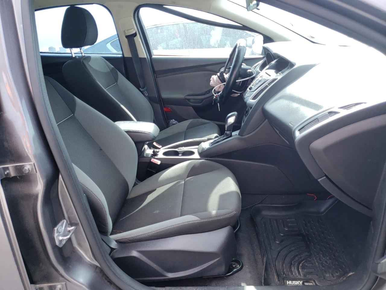 Photo 5 from auction – 2013 FORD FOCUS SE with VIN 1FADP3K28DL297400