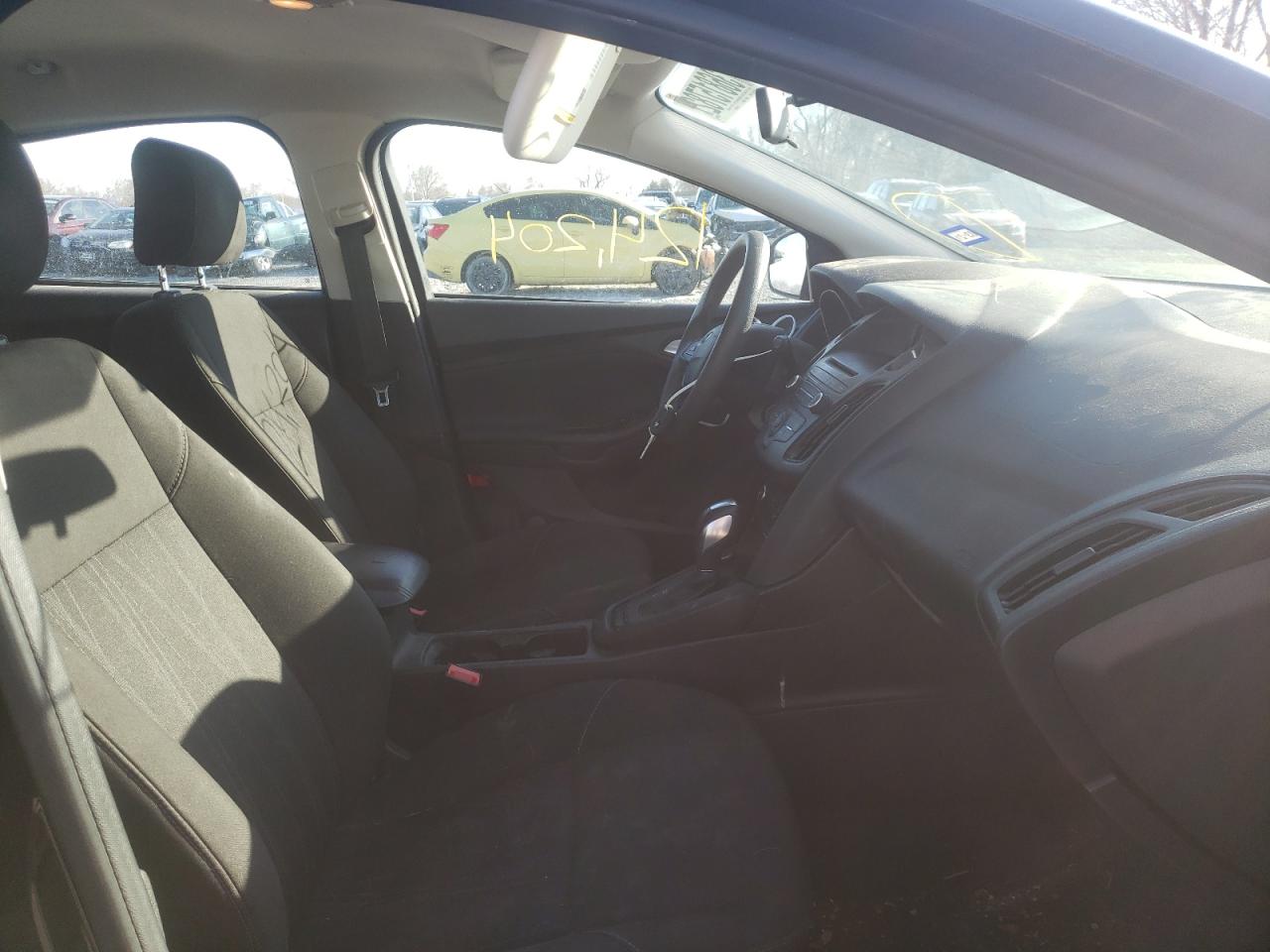 Photo 5 from auction – 2015 FORD FOCUS SE with VIN 1FADP3K20FL223438