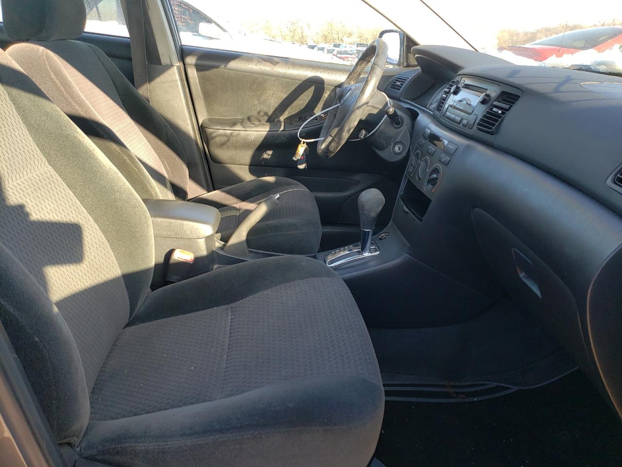 Photo 5 from auction – 2005 TOYOTA COROLLA SE with VIN 1NXBR32E15Z567709
