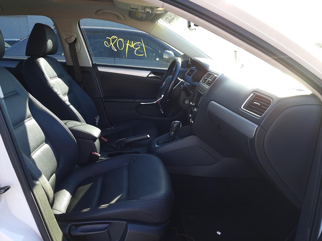 Photo 5 from auction – 2011 VOLKSWAGEN JETTA TDI with VIN 3VWLL7AJ6BM023574