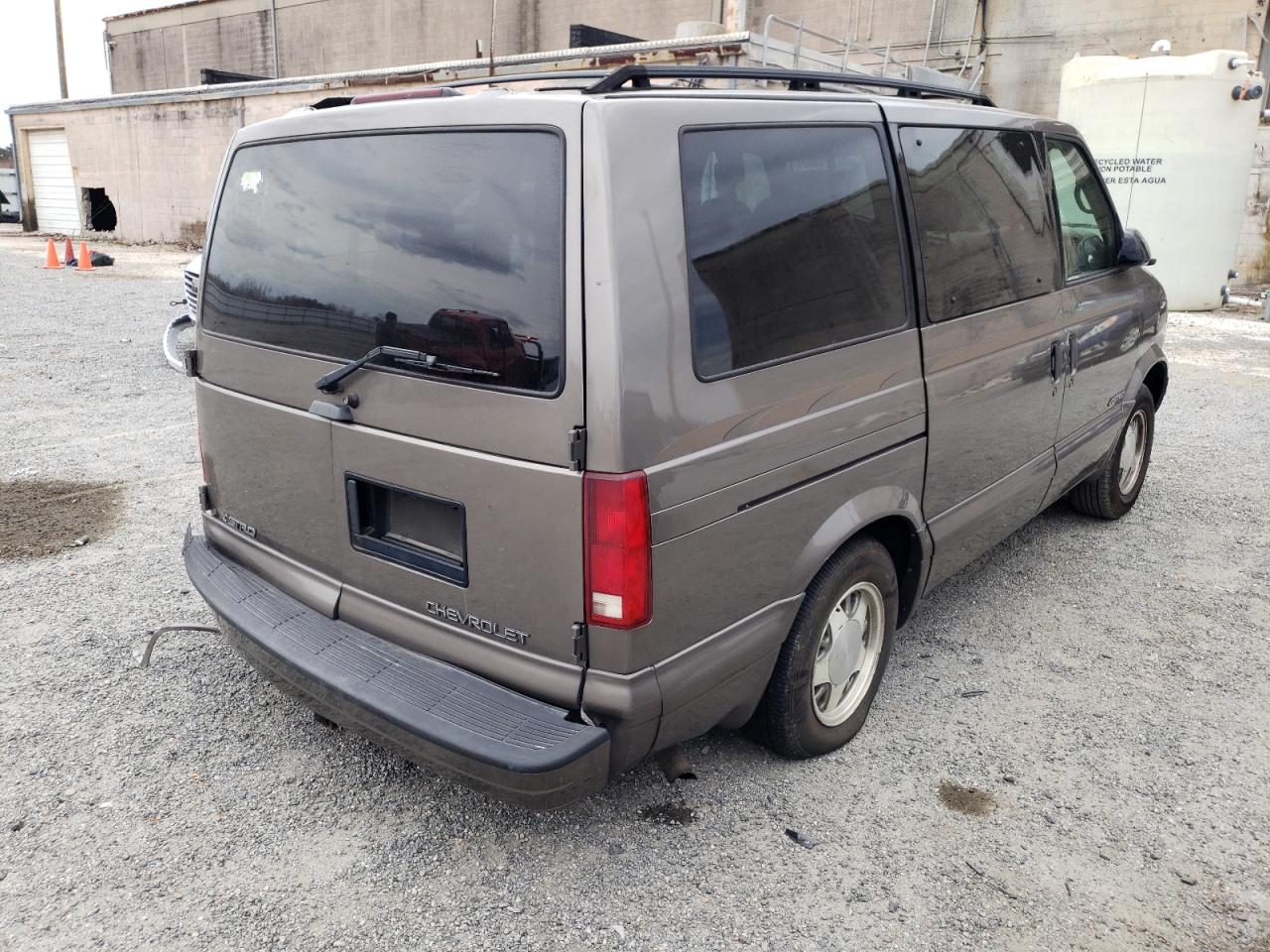 Photo 4 from auction – 2000 CHEVROLET ASTRO with VIN 1GNDM19W4YB199483