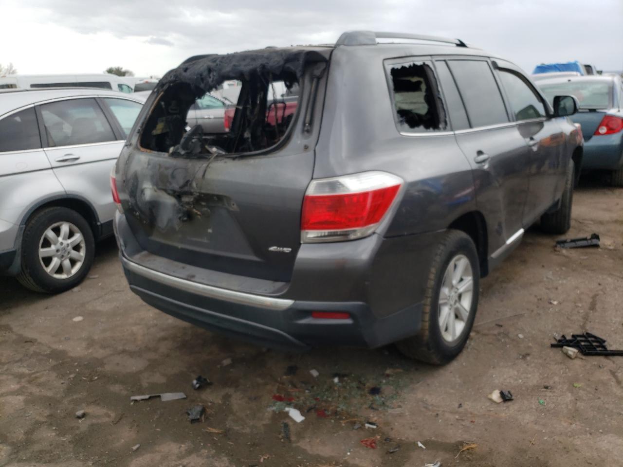 Photo 4 from auction – 2011 TOYOTA HIGHLANDER with VIN 5TDBK3EHXBS045658