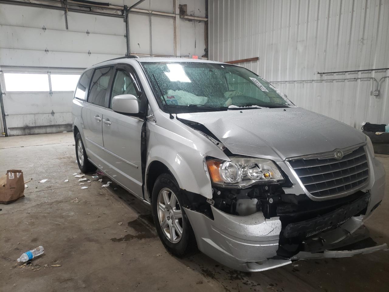 CHRYSLER TOWN & COU 2010 with VIN 2A4RR5D18AR308693 - Photo from auction