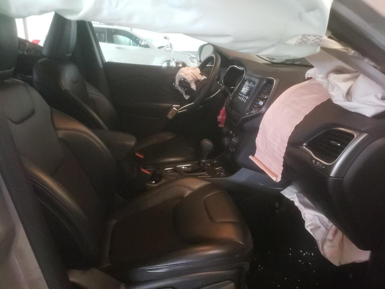 Photo 5 from auction – 2019 JEEP CHEROKEE L with VIN 1C4PJMLX4KD121217