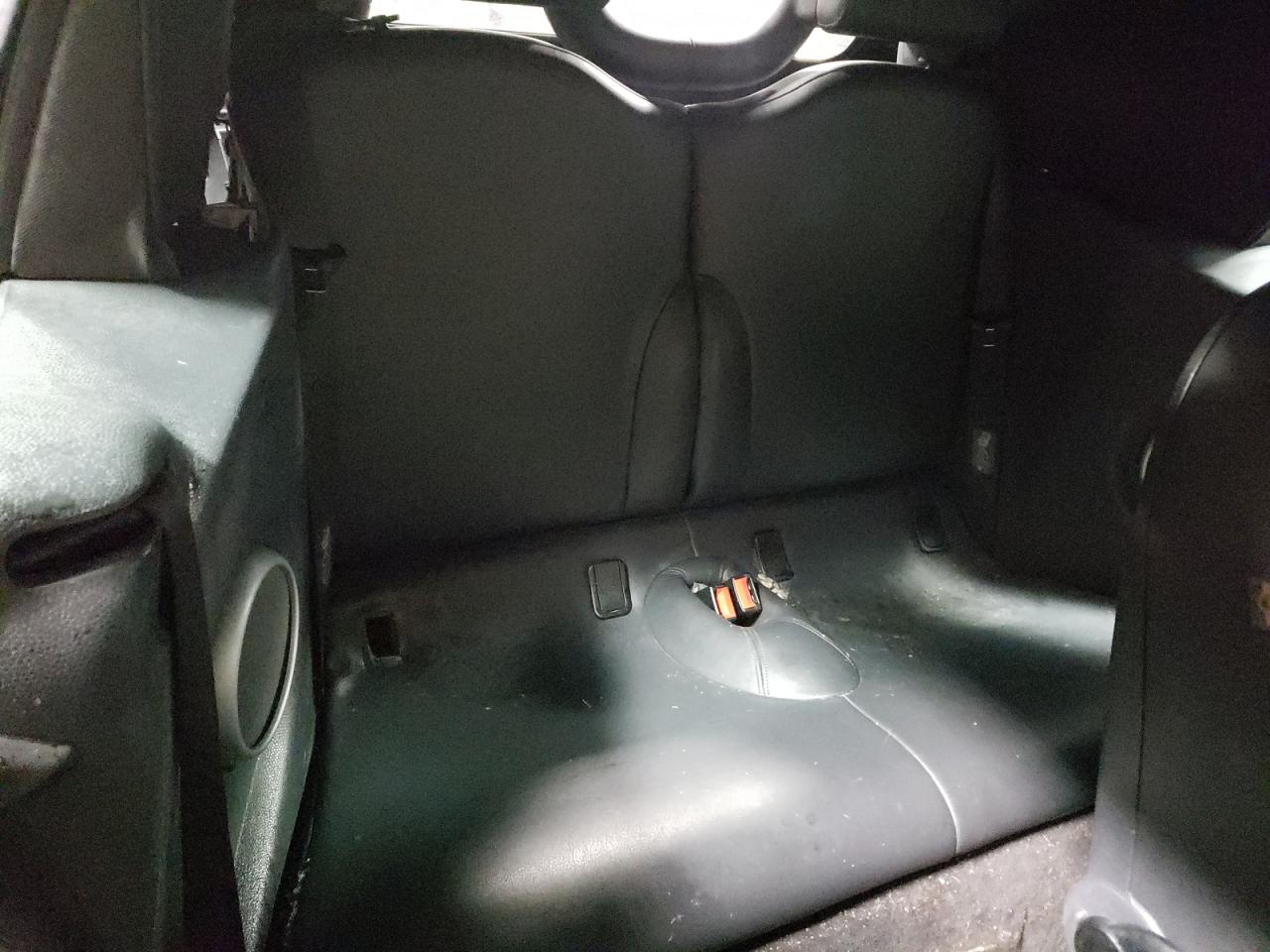 Photo 6 from auction – 2005 MINI COOPER S with VIN WMWRH33505TK56540