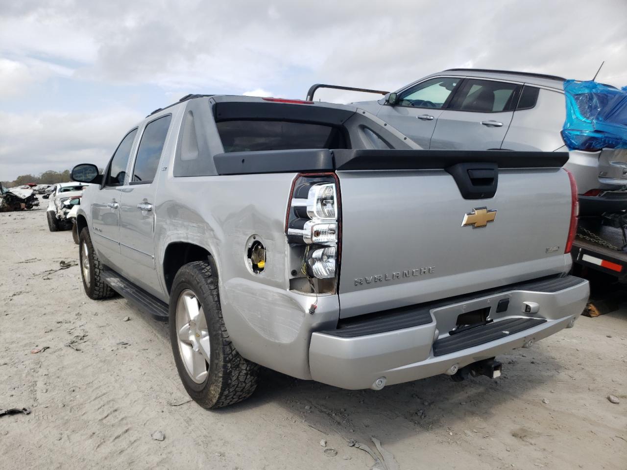 Photo 3 from auction – 2010 CHEVROLET AVALANCHE with VIN 3GNNCGE04AG200995