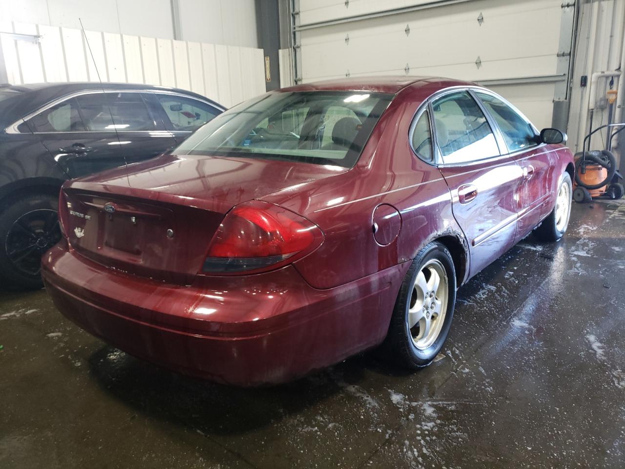 Photo 4 from auction – 2006 FORD TAURUS SE with VIN 1FAFP53U66A103871