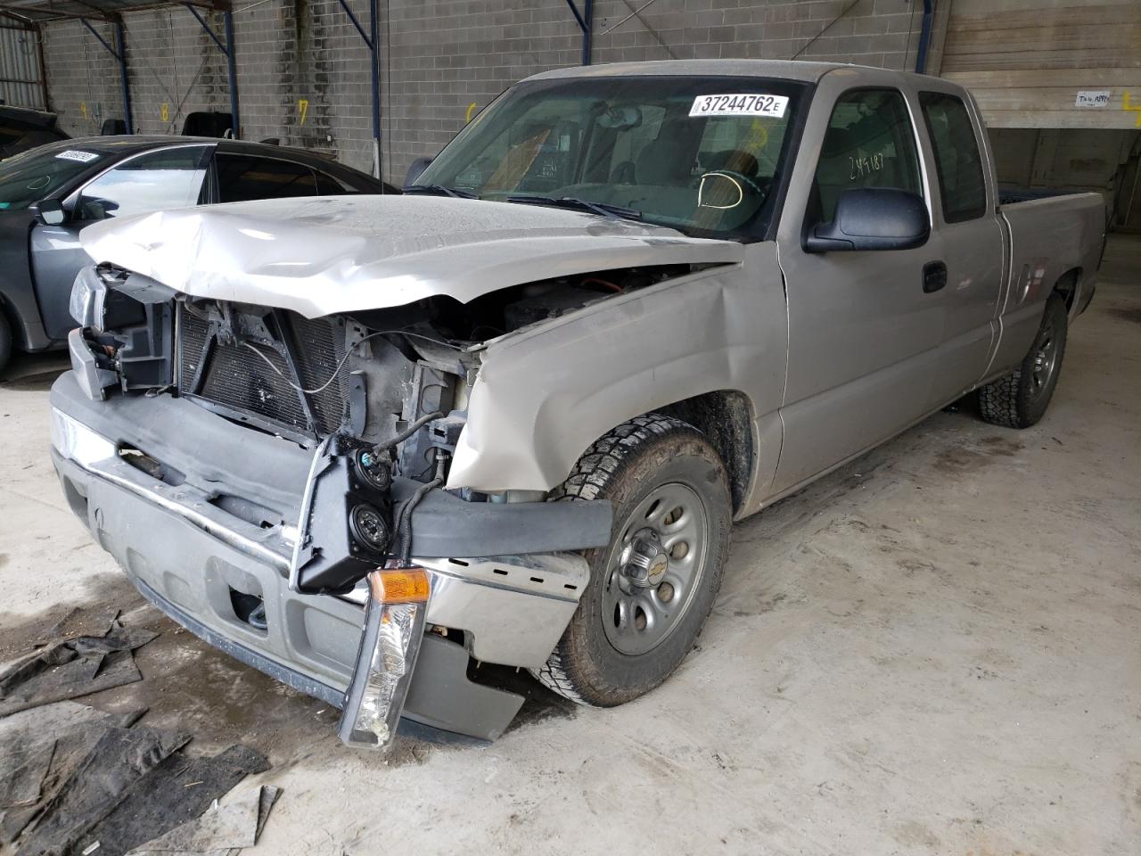 Photo 2 from auction – 2005 CHEVROLET SILVERADO with VIN 2GCEC19V251151953
