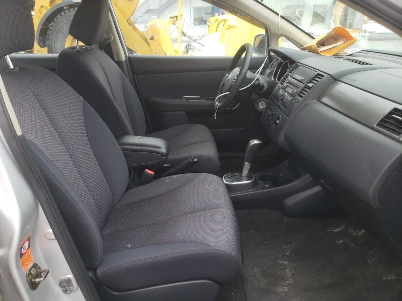 Photo 5 from auction – 2007 NISSAN VERSA S with VIN 3N1BC11E27L403428