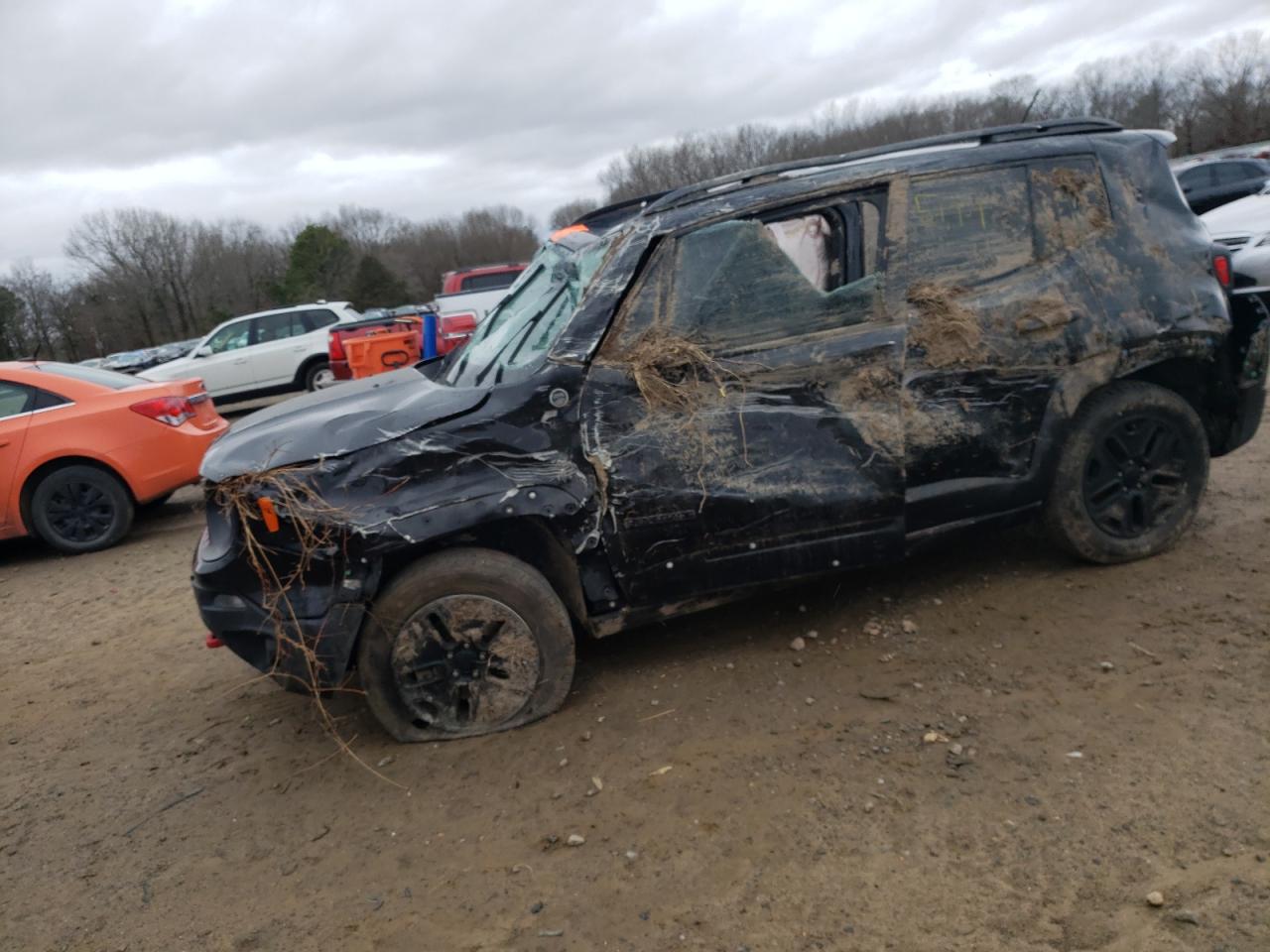 Photo 9 from auction – 2017 JEEP RENEGADE T with VIN ZACCJBCBXHPE86356