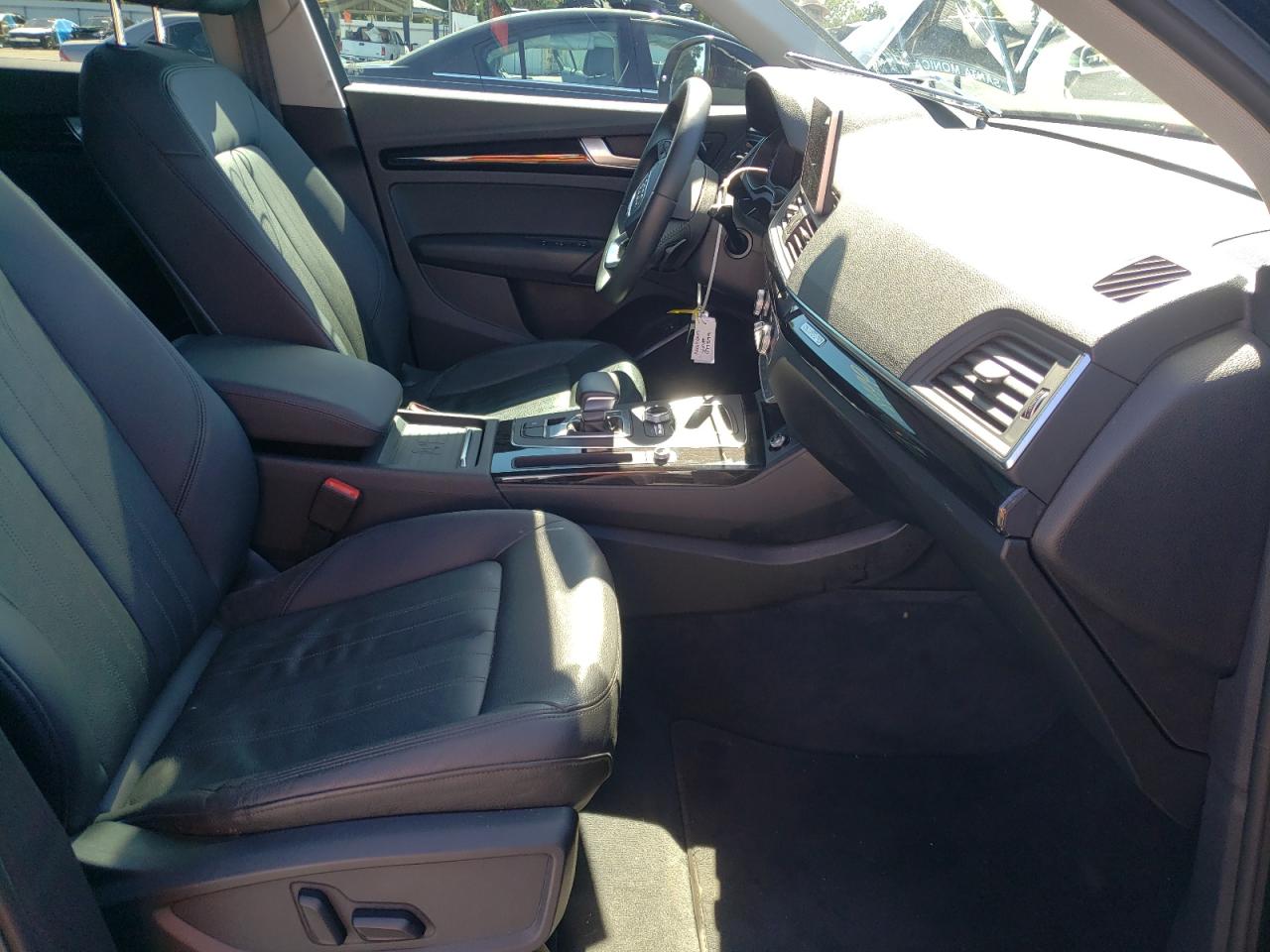 Photo 5 from auction – 2020 AUDI Q5 E PREMI with VIN WA1G2AFYXL2077599