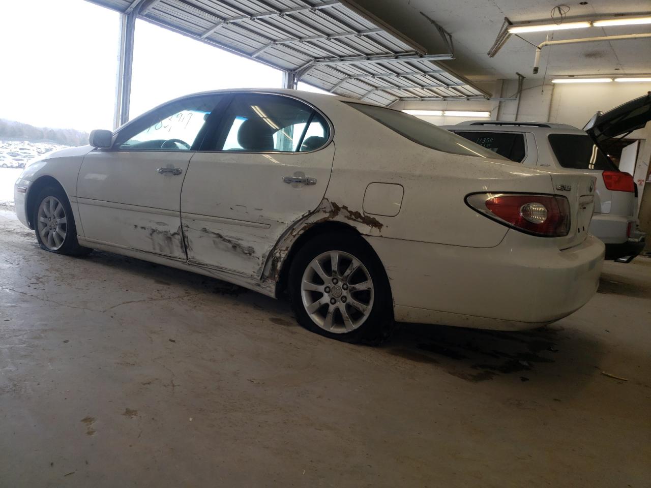 Photo 9 from auction – 2003 LEXUS ES 300 with VIN JTHBF30G836004836