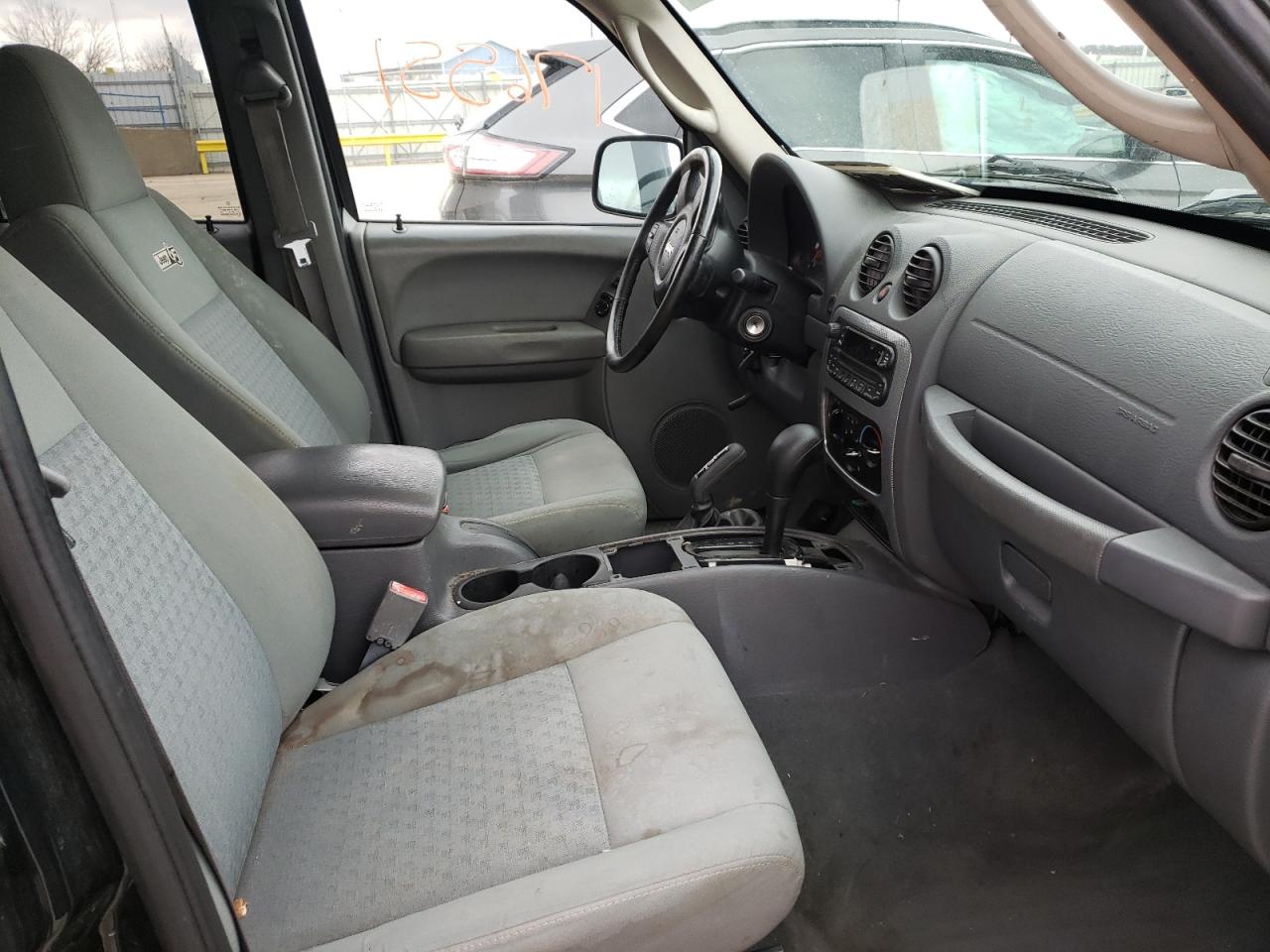 Photo 5 from auction – 2006 JEEP LIBERTY SP with VIN 1J4GL48K86W291253