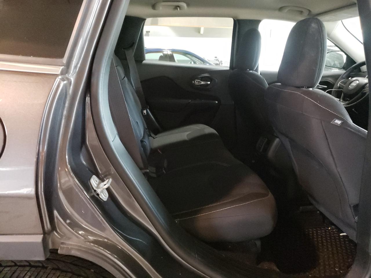 Photo 6 from auction – 2017 JEEP CHEROKEE L with VIN 1C4PJMCB4HW521361