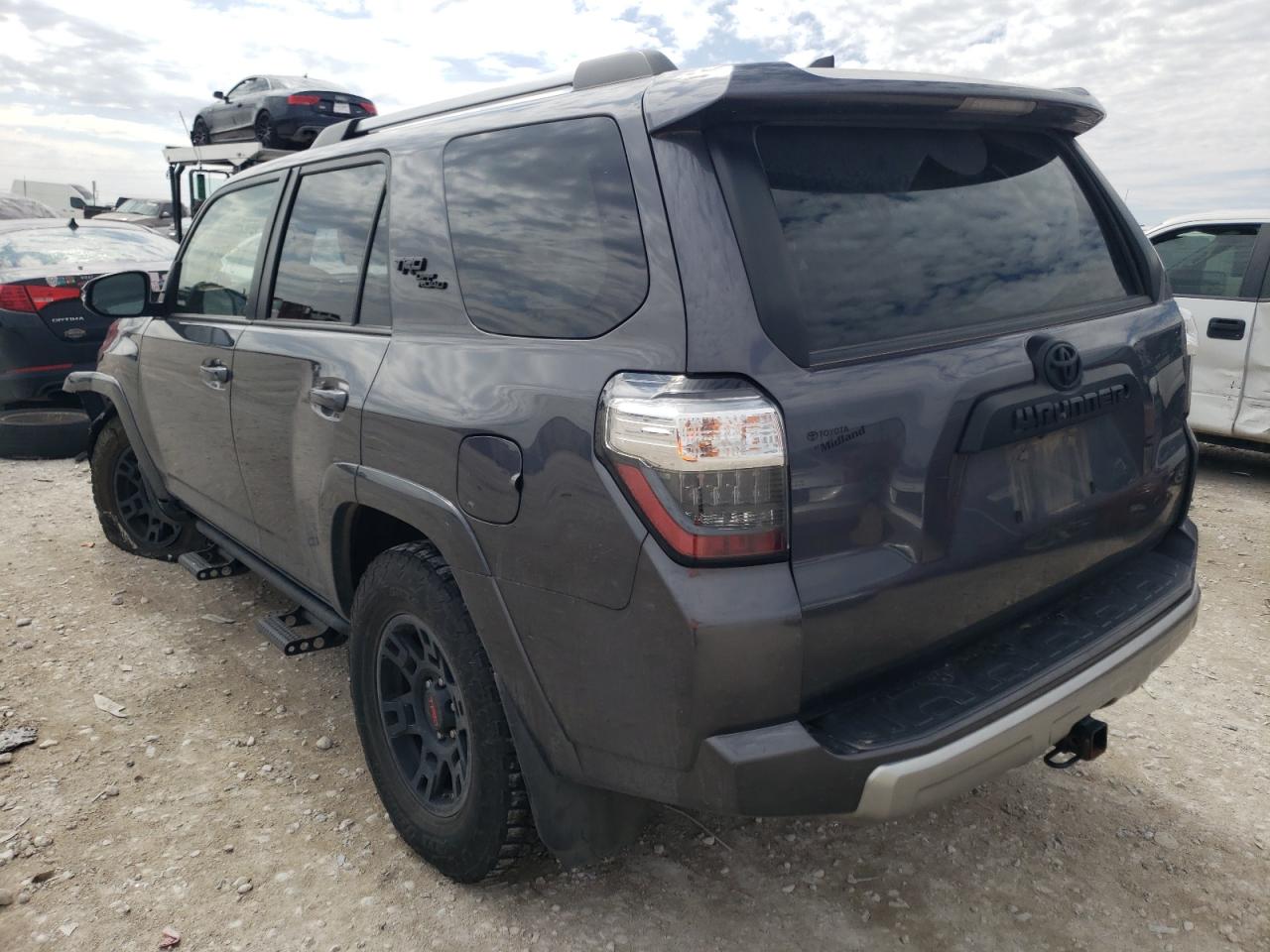 Photo 3 from auction – 2018 TOYOTA 4RUNNER SR with VIN JTEBU5JR5J5609429