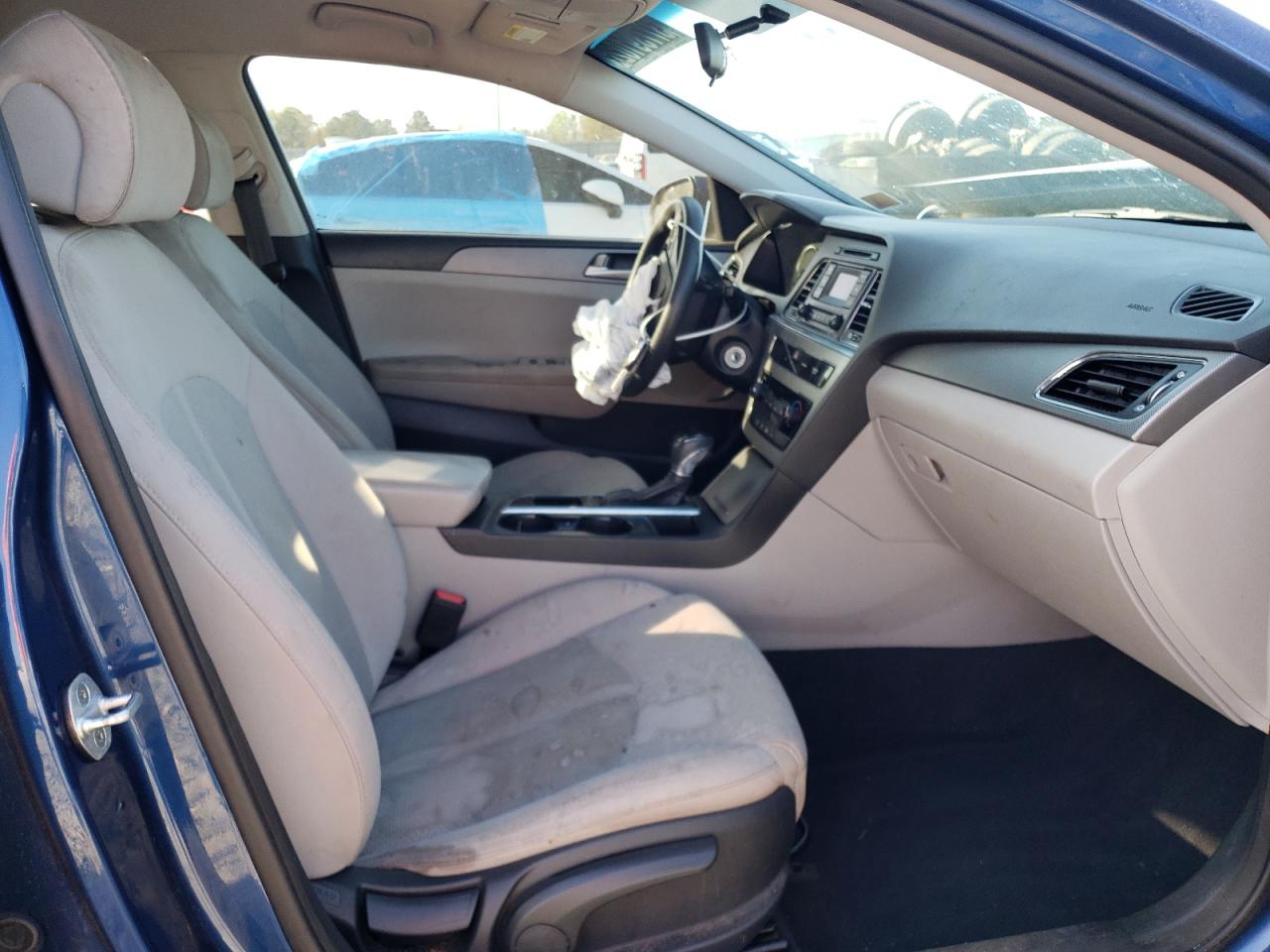 Photo 5 from auction – 2015 HYUNDAI SONATA SE with VIN 5NPE24AF4FH079484