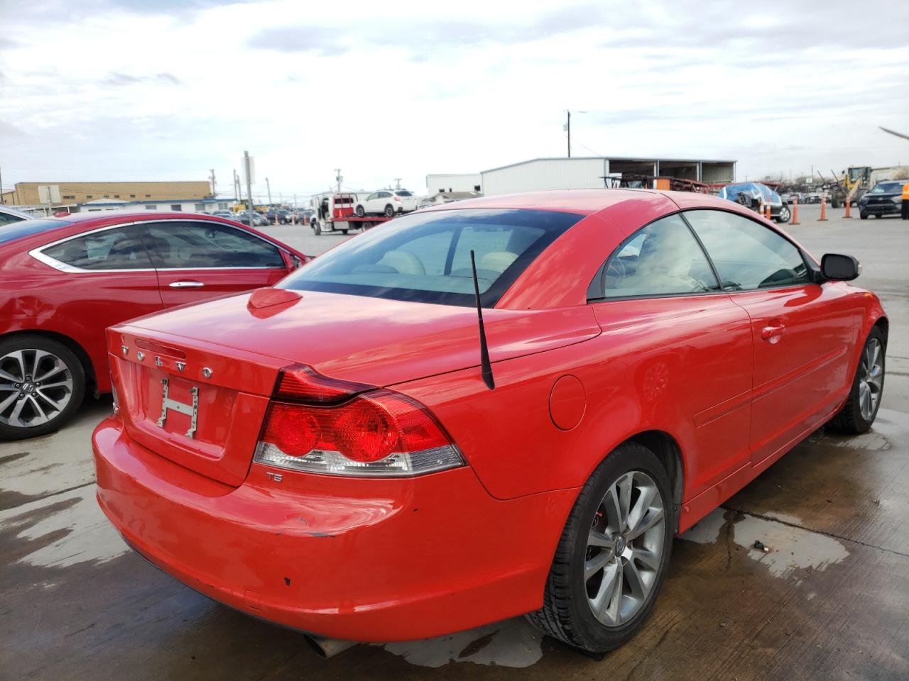 Photo 4 from auction – 2010 VOLVO C70 T5 with VIN YV1672MC0AJ092447