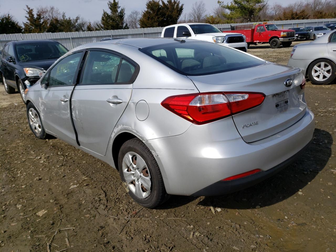 Photo 3 from auction – 2015 KIA FORTE LX with VIN KNAFK4A63F5304673