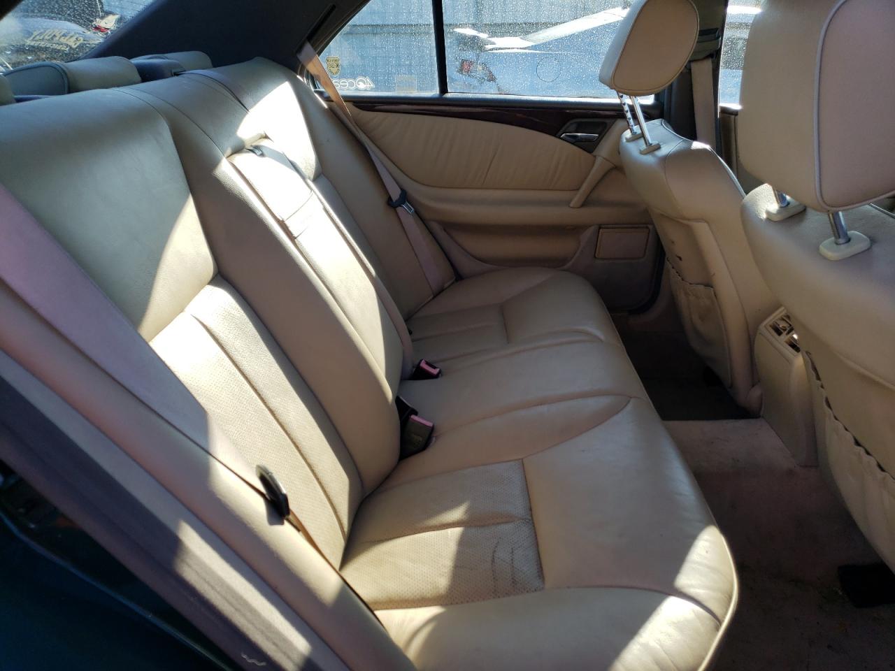 Photo 6 from auction – 1997 MERCEDES-BENZ E 320 with VIN WDBJF55F5VA370356