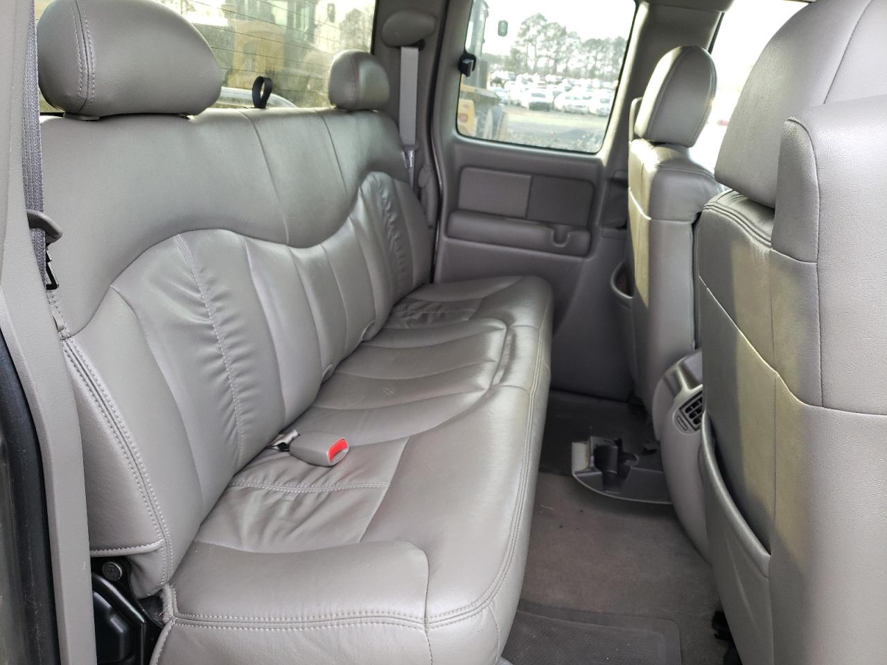 Photo 6 from auction – 2001 CHEVROLET SILVERADO with VIN 2GCEC19T611250381