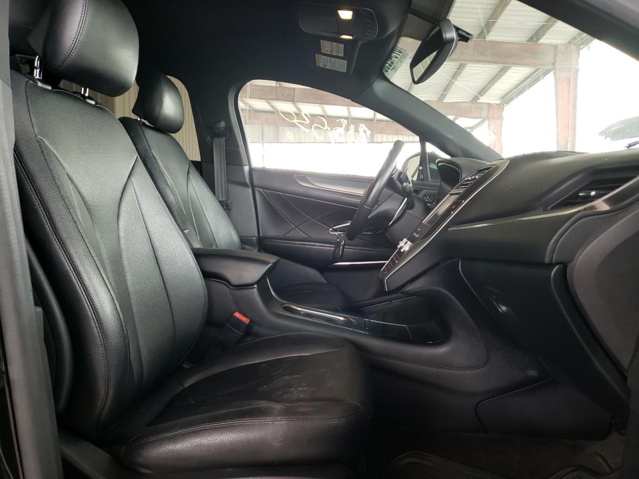 Photo 5 from auction – 2015 LINCOLN MKC with VIN 5LMCJ1A95FUJ31769
