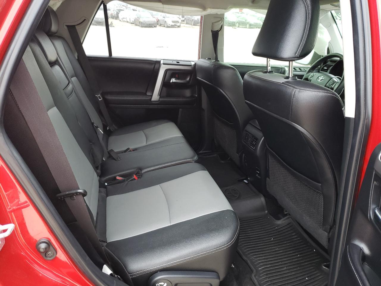 Photo 6 from auction – 2017 TOYOTA 4RUNNER SR with VIN JTEZU5JR8H5148140