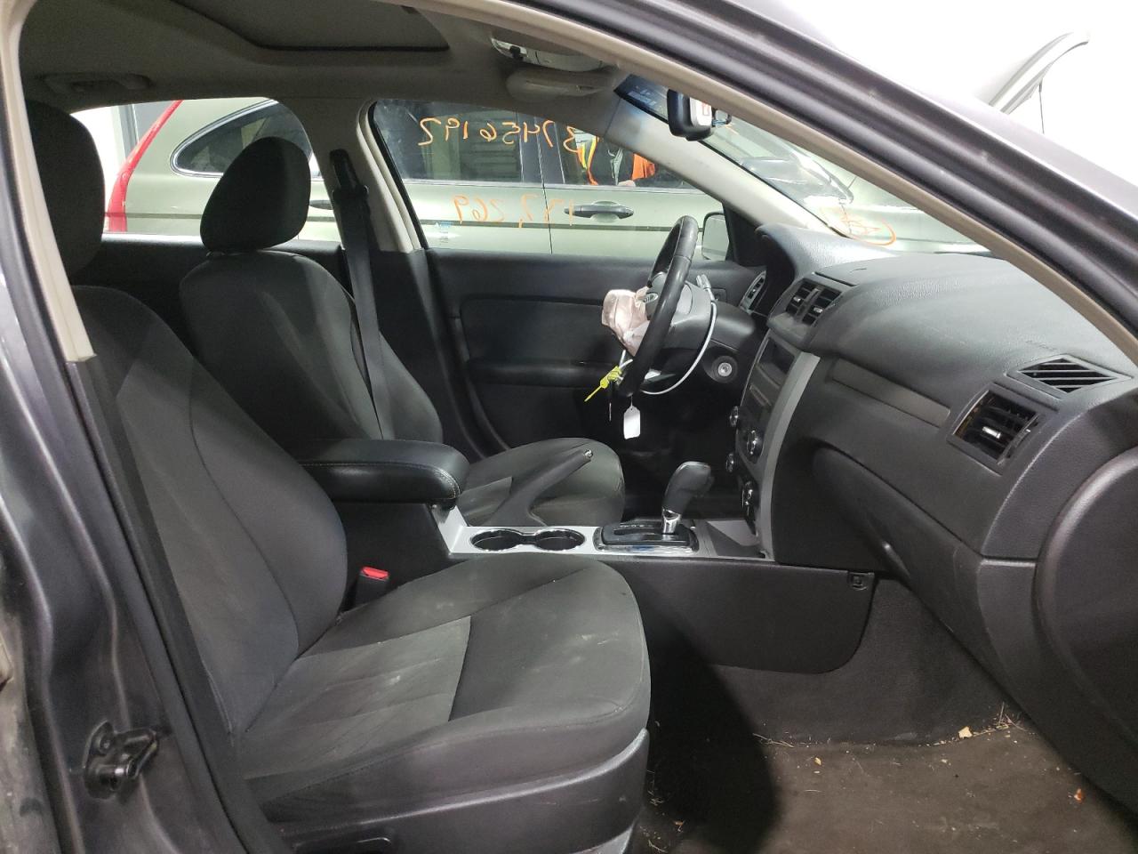 Photo 5 from auction – 2010 MERCURY MILAN with VIN 3MEHM0HA2AR646161