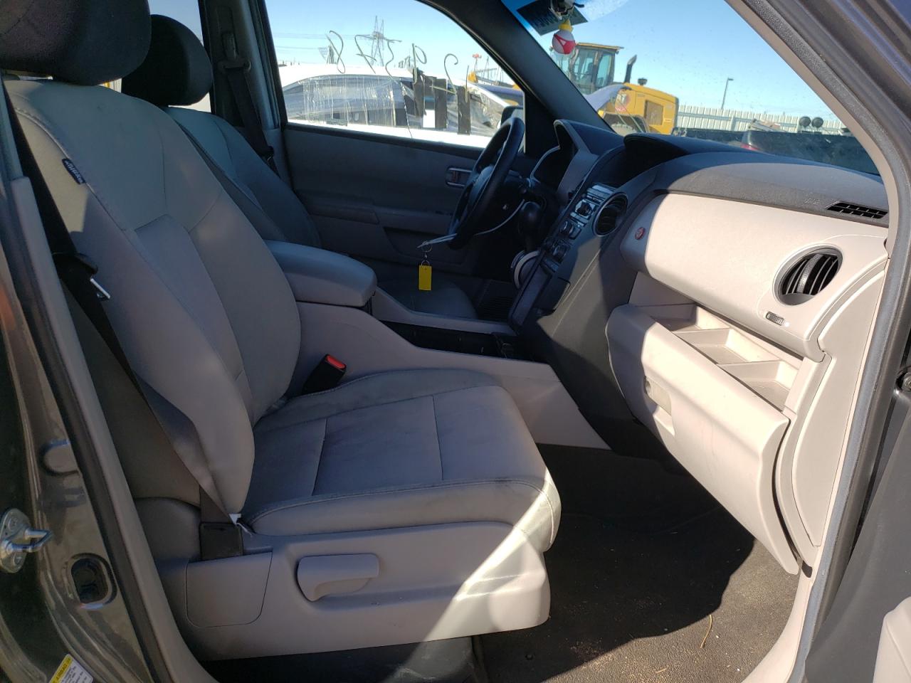 Photo 5 from auction – 2012 HONDA PILOT EX with VIN 5FNYF4H43CB022399