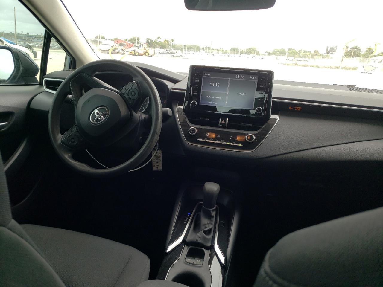 Photo 9 from auction – 2020 TOYOTA COROLLA LE with VIN 5YFEPRAE4LP033366