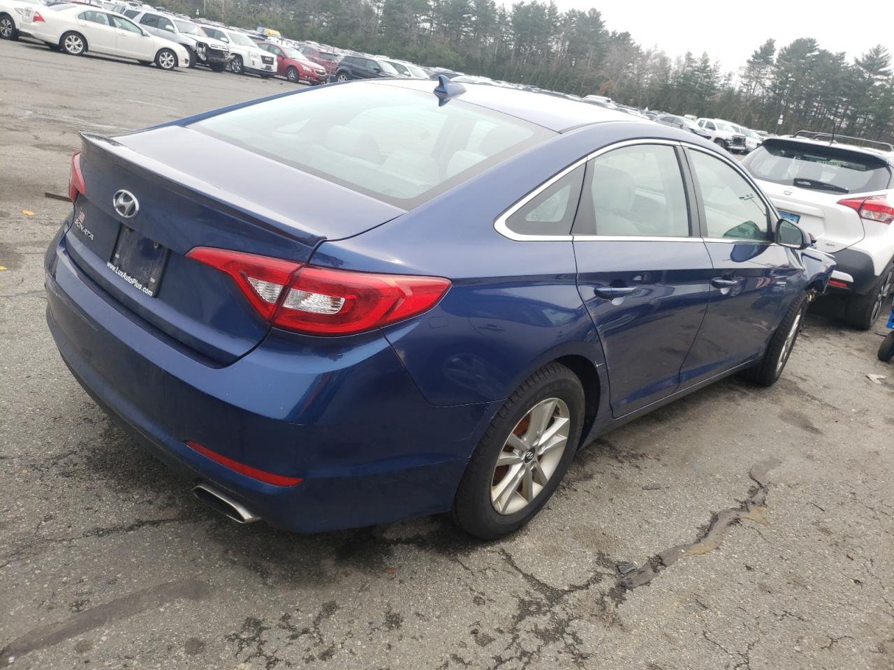Photo 4 from auction – 2017 HYUNDAI SONATA SE with VIN 5NPE24AF4HH496977