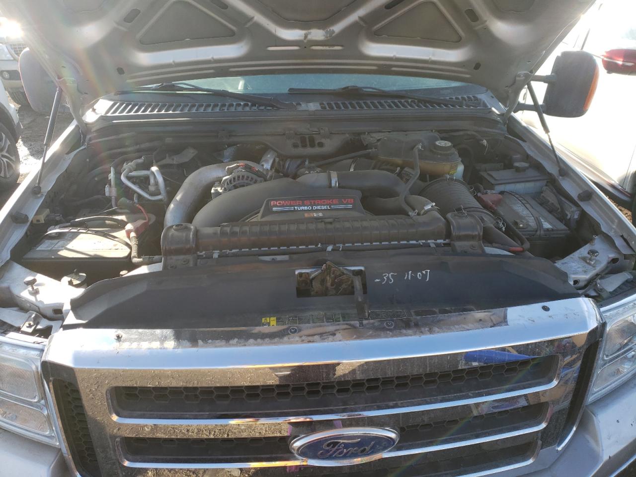 Photo 7 from auction – 2005 FORD EXCURSION with VIN 1FMSU41P25EB69328