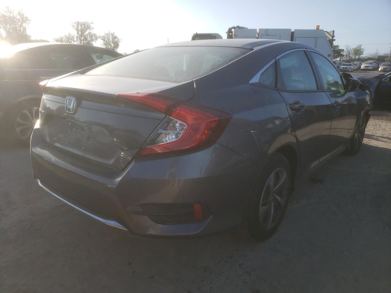 Photo 4 from auction – 2019 HONDA CIVIC LX with VIN 19XFC2F63KE044092