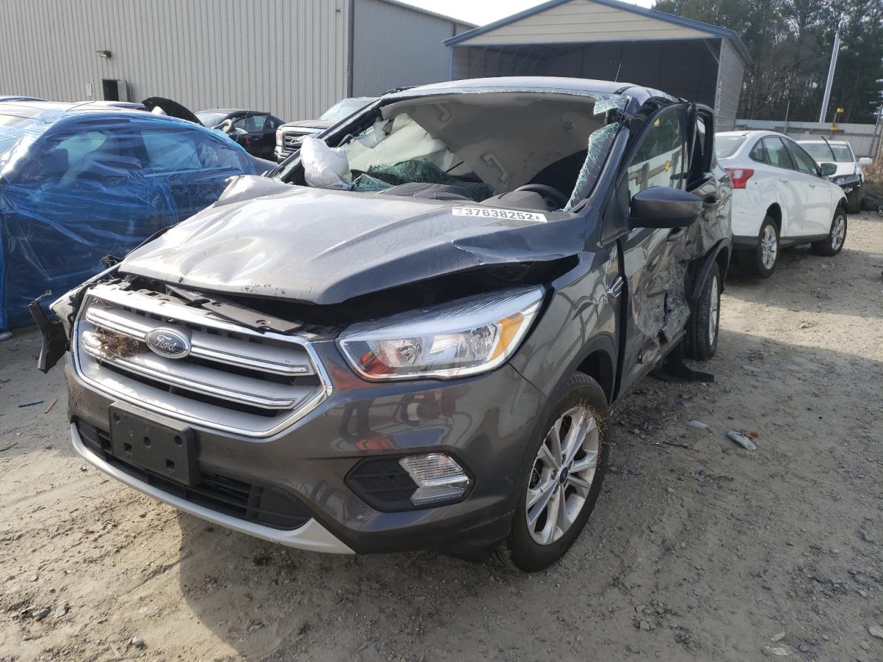Photo 2 from auction – 2019 FORD ESCAPE SE with VIN 1FMCU9GD8KUB49536