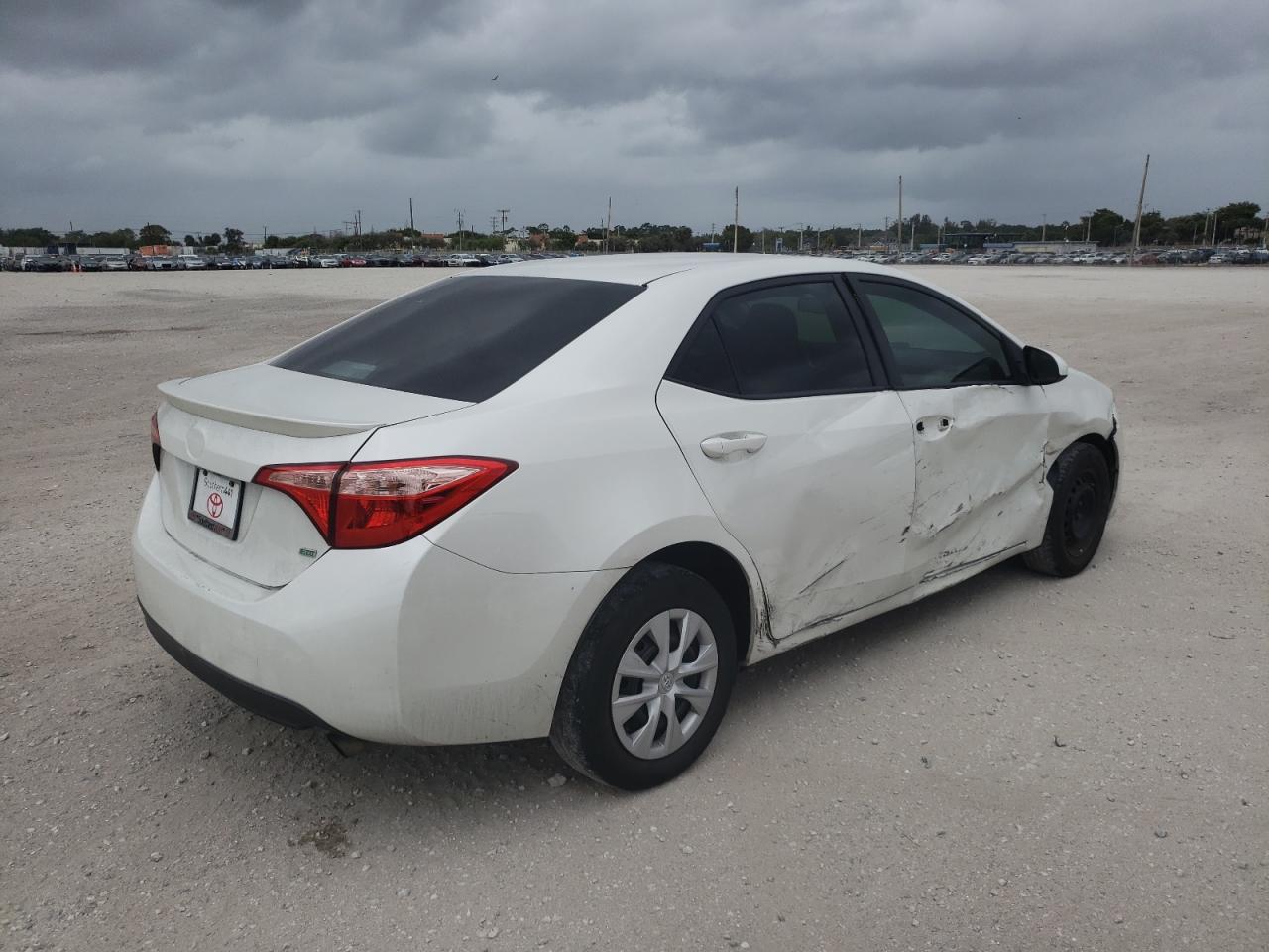 Photo 4 from auction – 2018 TOYOTA COROLLA LE with VIN 5YFBPRHEXJP803009