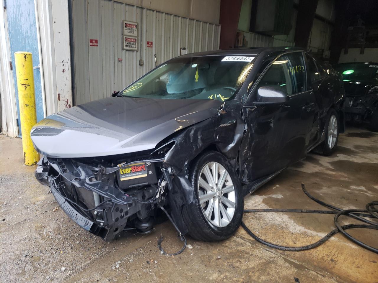 Photo 2 from auction – 2012 TOYOTA CAMRY BASE with VIN 4T1BF1FK9CU111855