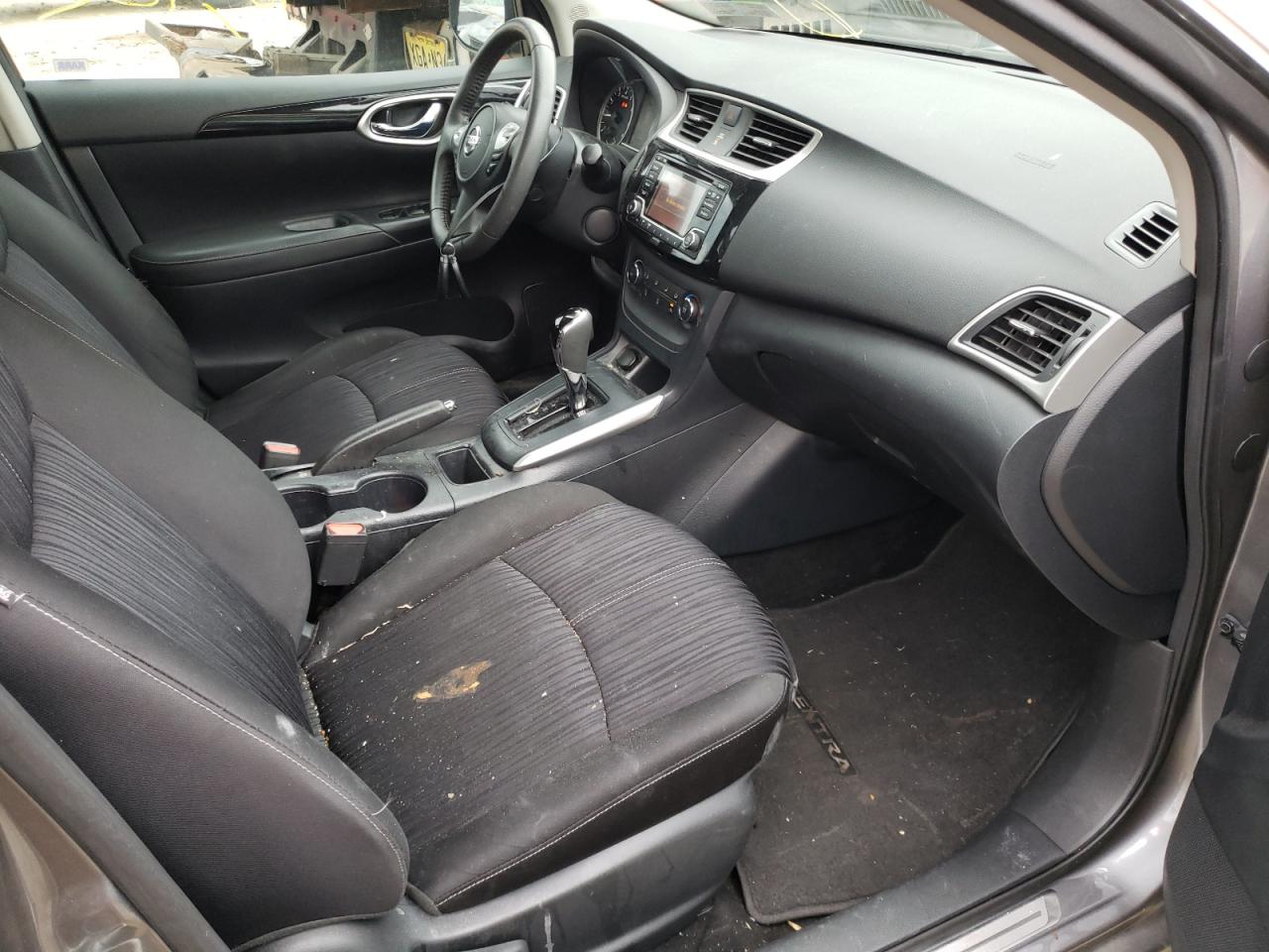 Photo 5 from auction – 2017 NISSAN SENTRA S with VIN 3N1AB7AP8HY313613