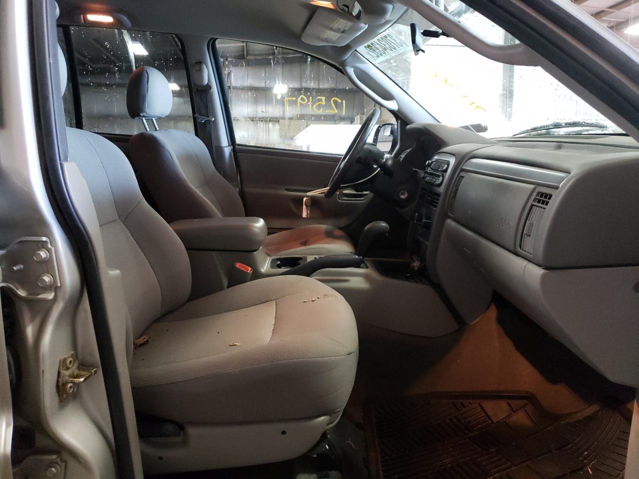 Photo 5 from auction – 2004 JEEP GRAND CHER with VIN 1J4GW48S64C352878