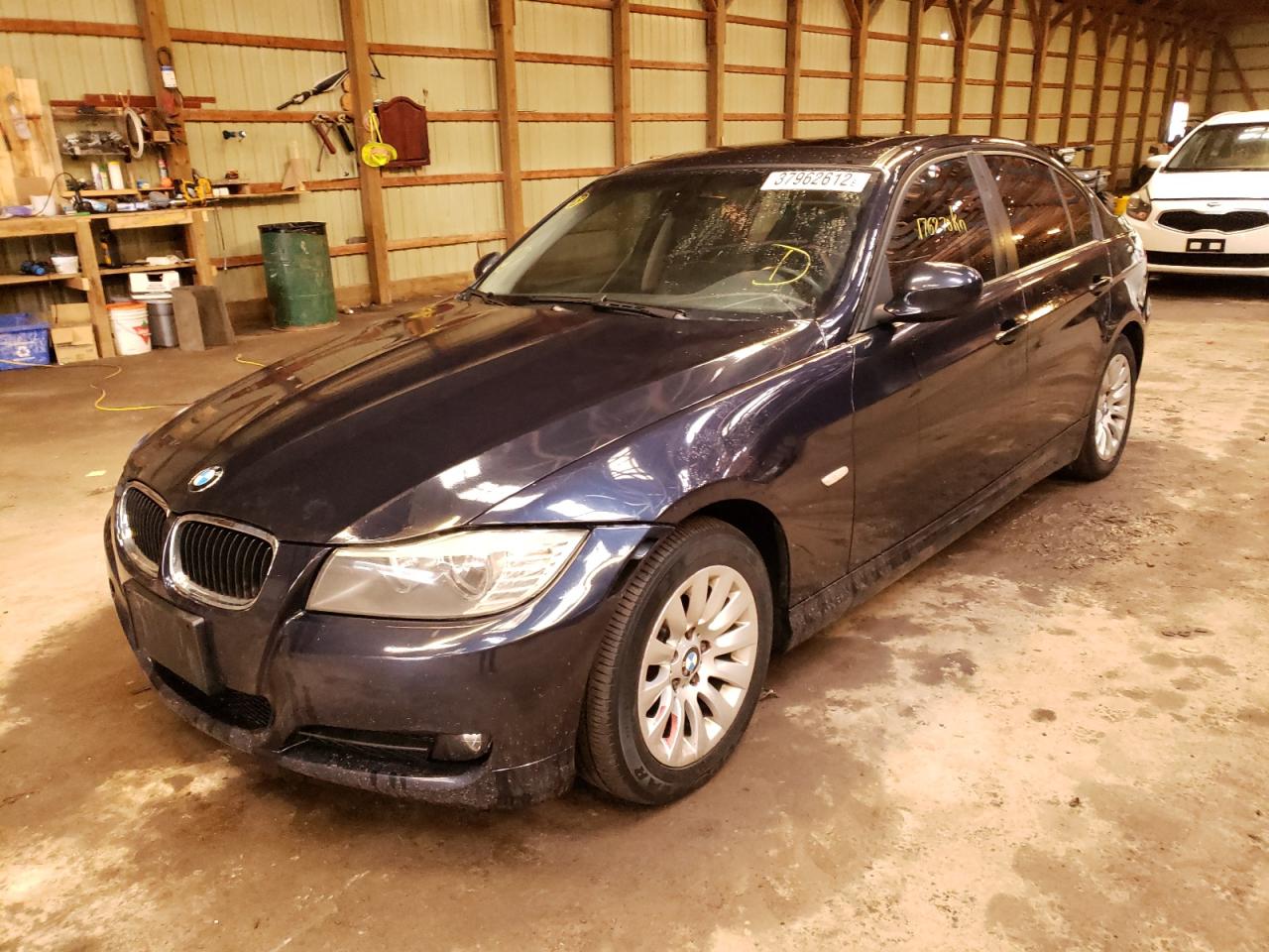 Photo 2 from auction – 2009 BMW 323 I with VIN WBAPG73519A401779