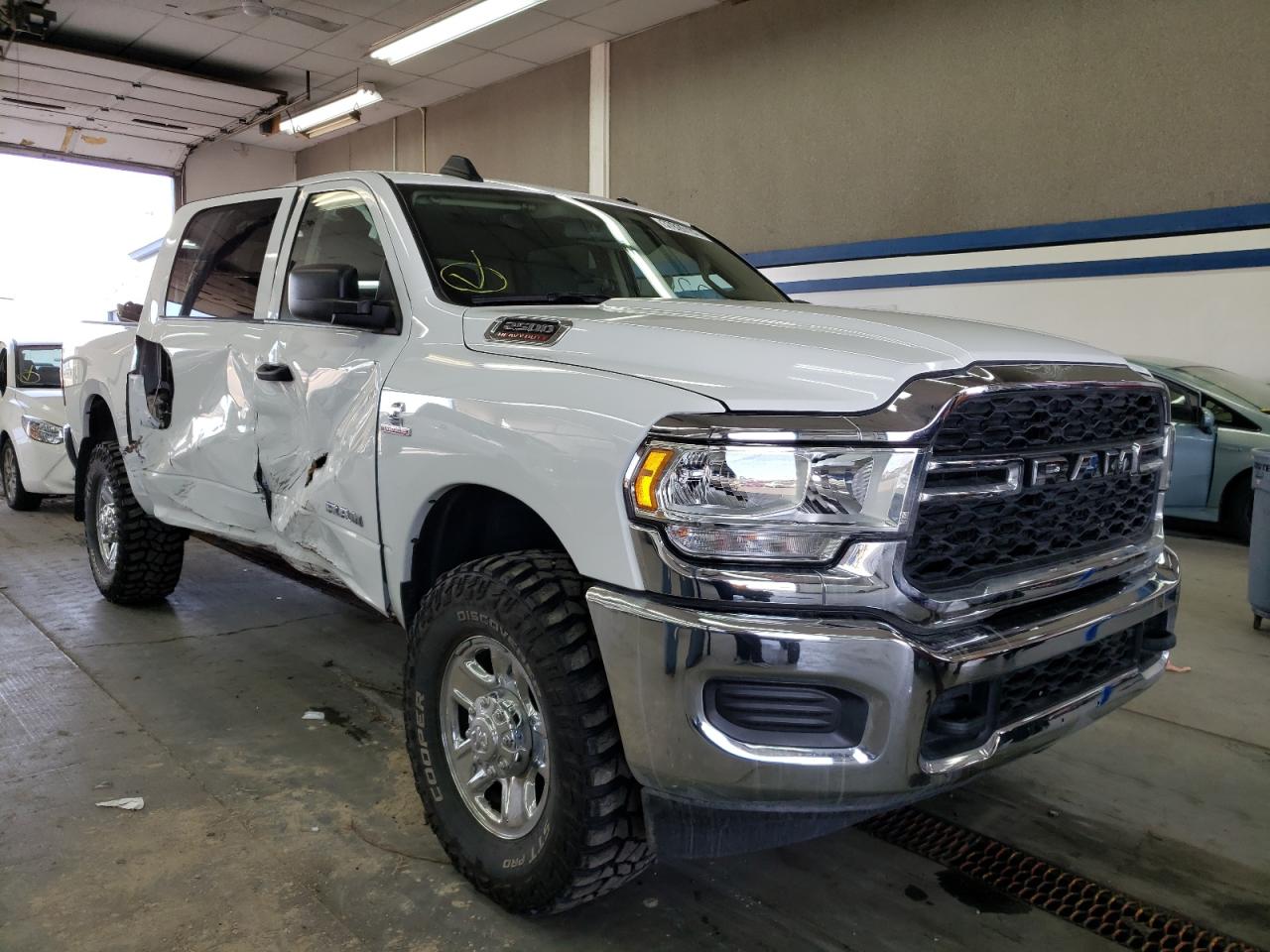 RAM 2500 TRADE 2019 with VIN 3C6UR5CL9KG644693 - Photo from auction