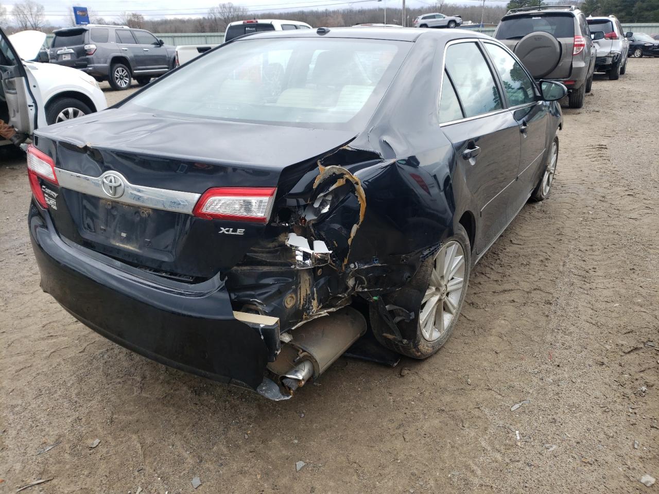 Photo 4 from auction – 2014 TOYOTA CAMRY L with VIN 4T4BF1FK6ER402337