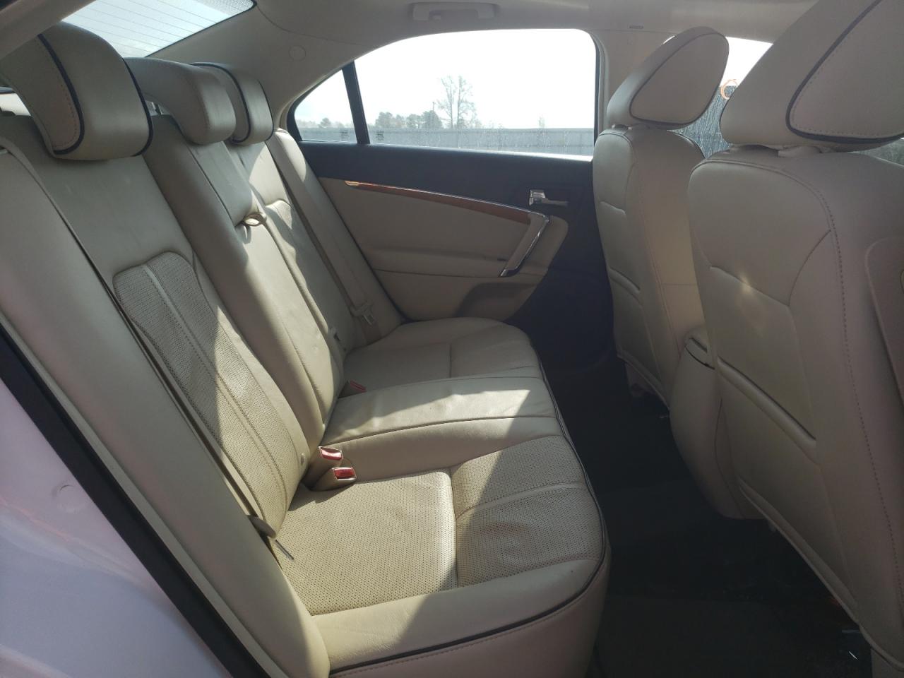 Photo 6 from auction – 2010 LINCOLN MKZ with VIN 3LNHL2GC5AR631863