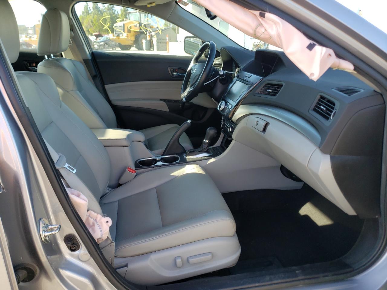 Photo 15 from auction – 2017 ACURA ILX PREMIU with VIN 19UDE2F70HA015298