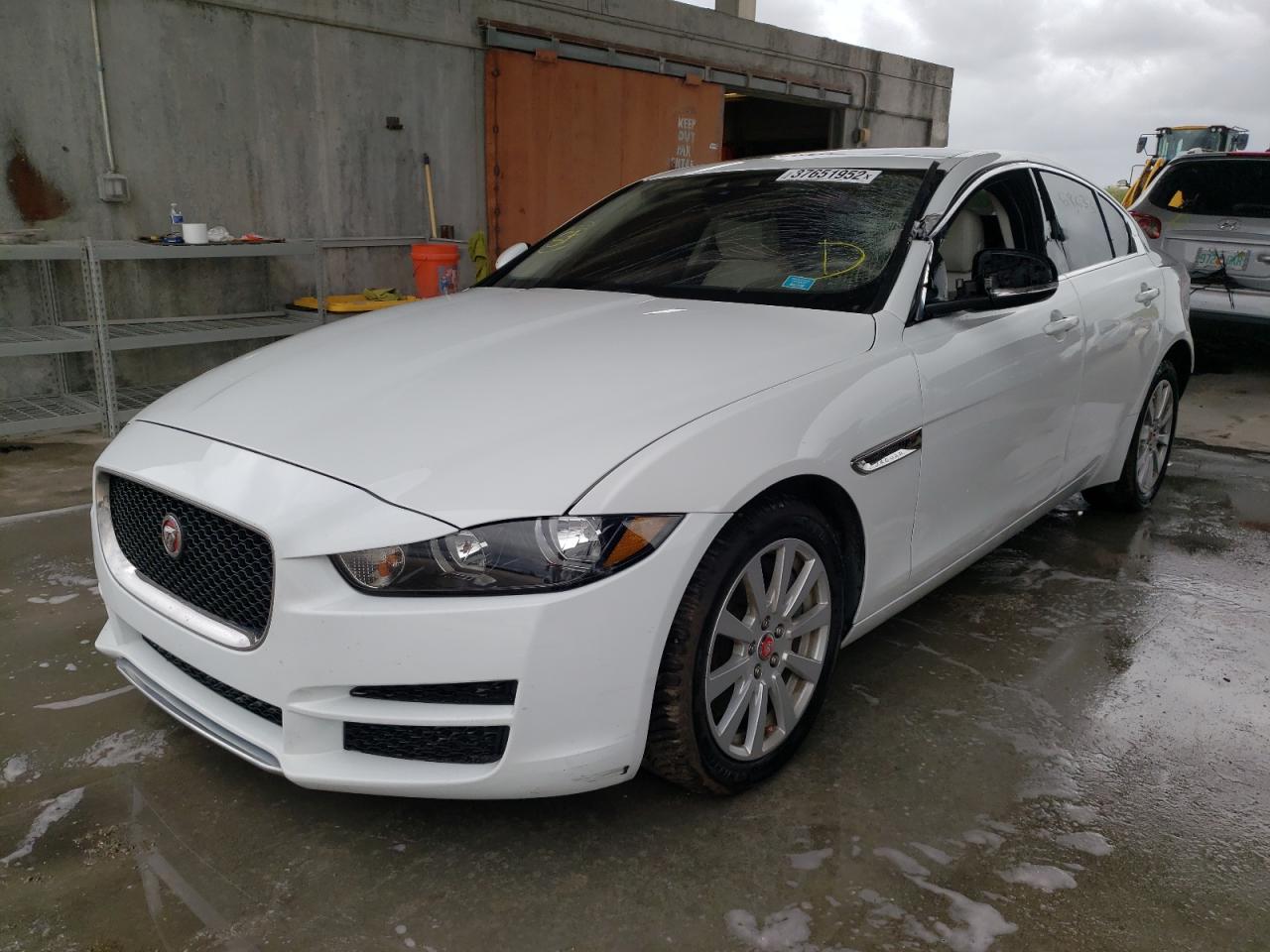 صورة رقم 2 من المزاد - 2019 JAGUAR XE مع VIN SAJAR4FX0KCP48269