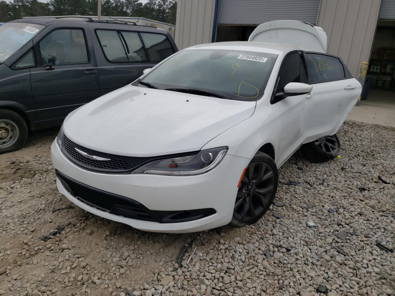 Photo 2 from auction – 2016 CHRYSLER 200 S with VIN 1C3CCCBB9GN120479